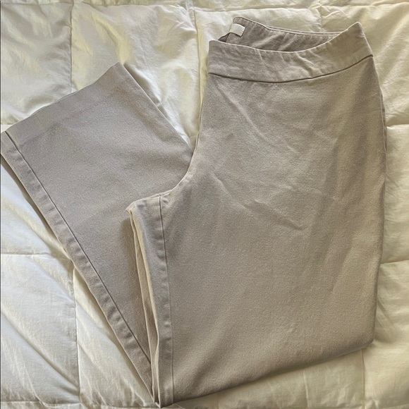 Chico's Pants - Chico's Classic Khaki Chinos